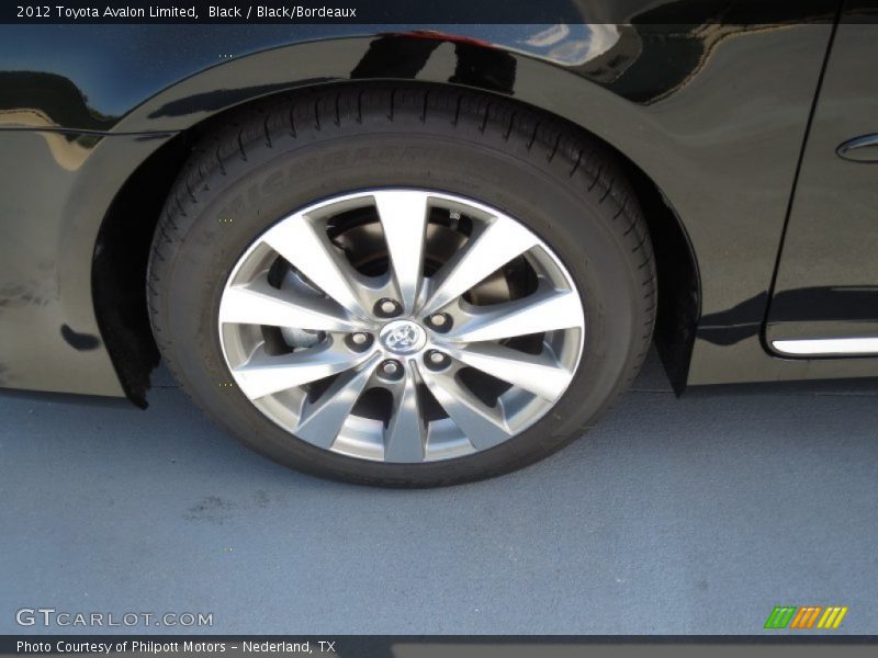 Black / Black/Bordeaux 2012 Toyota Avalon Limited
