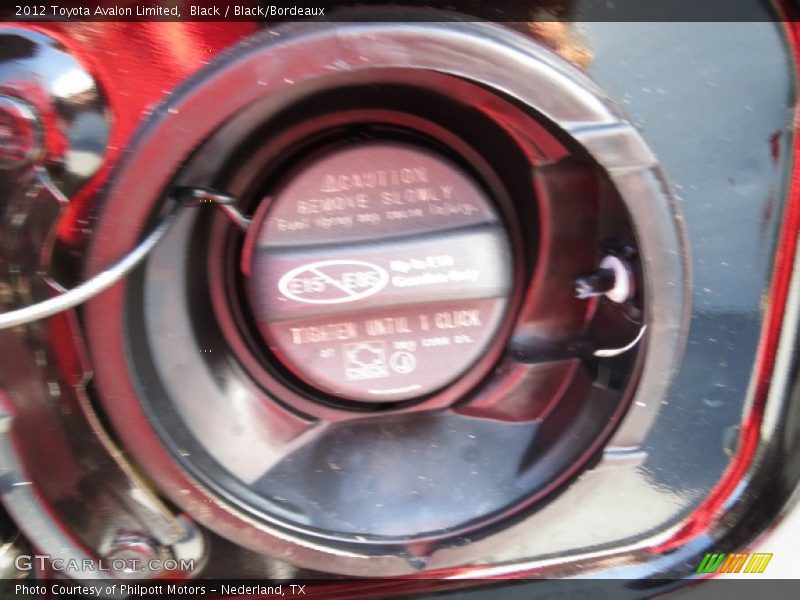 Black / Black/Bordeaux 2012 Toyota Avalon Limited