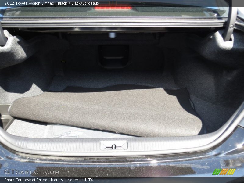 Black / Black/Bordeaux 2012 Toyota Avalon Limited