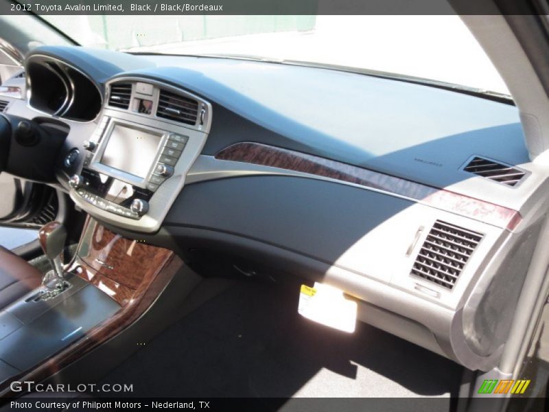 Black / Black/Bordeaux 2012 Toyota Avalon Limited