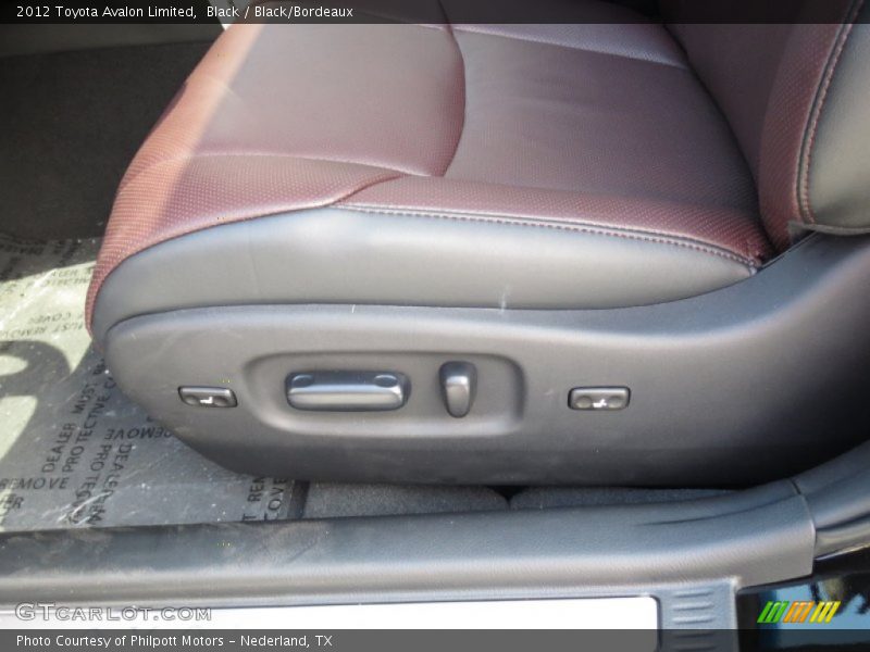 Black / Black/Bordeaux 2012 Toyota Avalon Limited