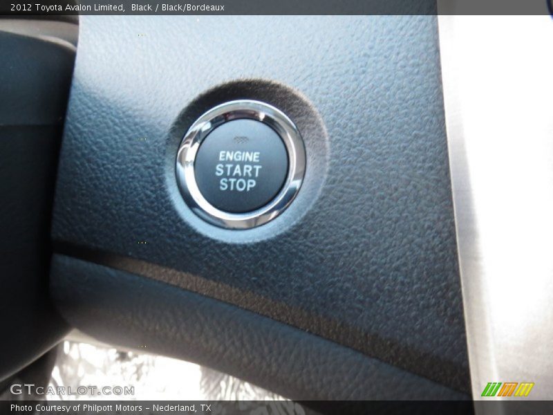 Black / Black/Bordeaux 2012 Toyota Avalon Limited