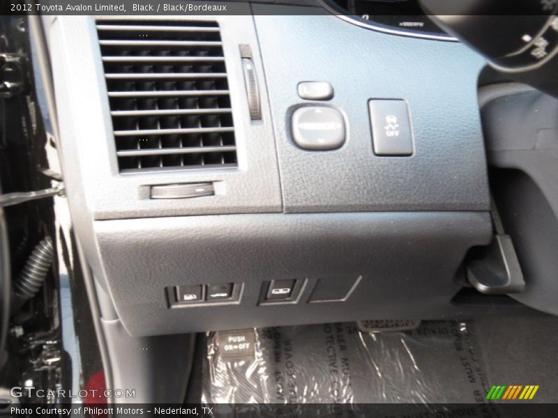 Black / Black/Bordeaux 2012 Toyota Avalon Limited