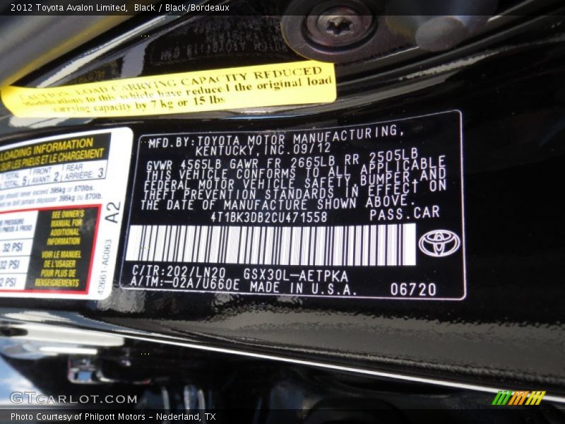 Black / Black/Bordeaux 2012 Toyota Avalon Limited