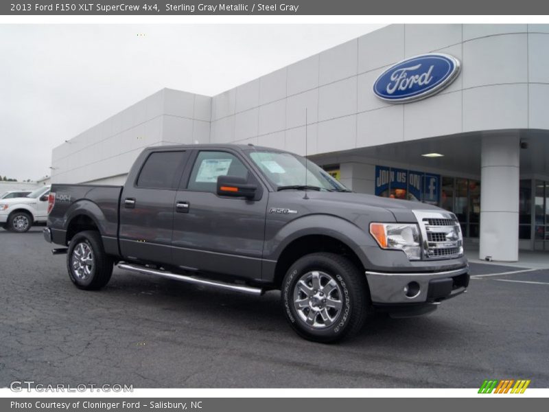 Front 3/4 View of 2013 F150 XLT SuperCrew 4x4