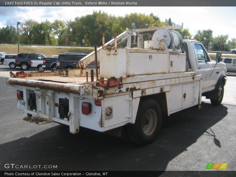 Oxford White / Medium Mocha 1997 Ford F450 XL Regular Cab Utility Truck