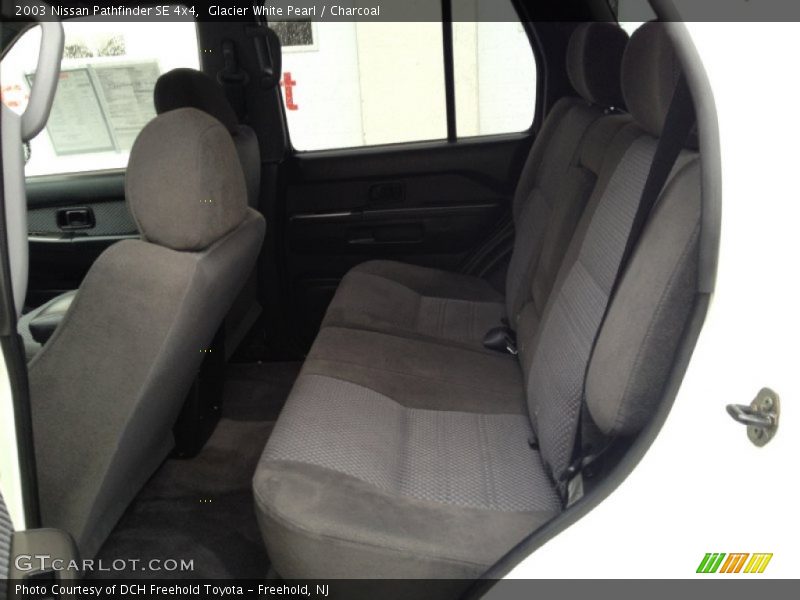 Glacier White Pearl / Charcoal 2003 Nissan Pathfinder SE 4x4