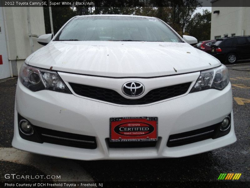 Super White / Black/Ash 2012 Toyota Camry SE