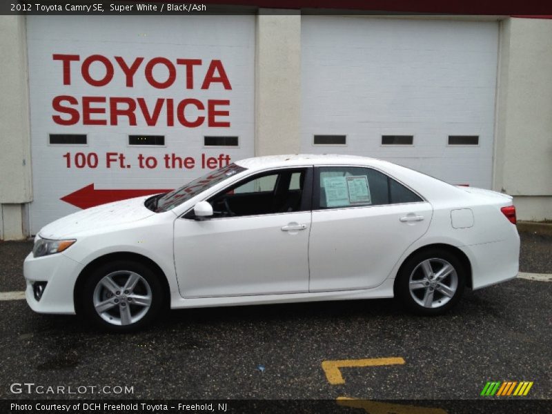 Super White / Black/Ash 2012 Toyota Camry SE