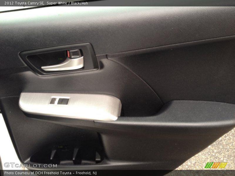 Super White / Black/Ash 2012 Toyota Camry SE