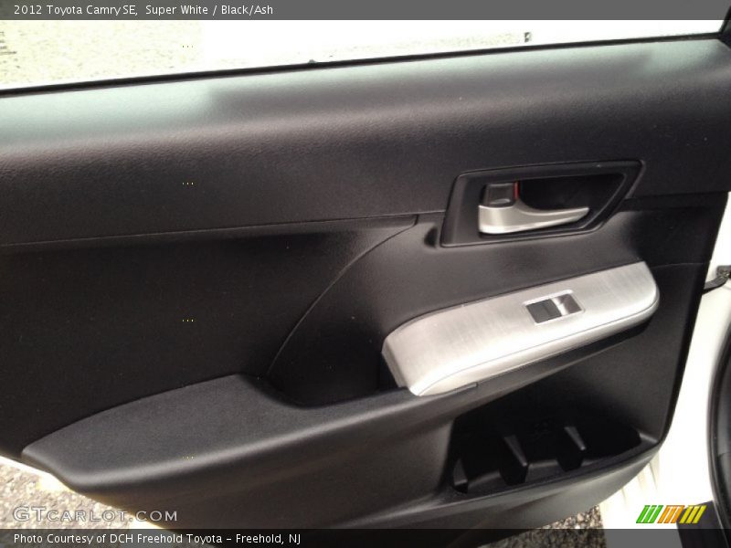 Super White / Black/Ash 2012 Toyota Camry SE