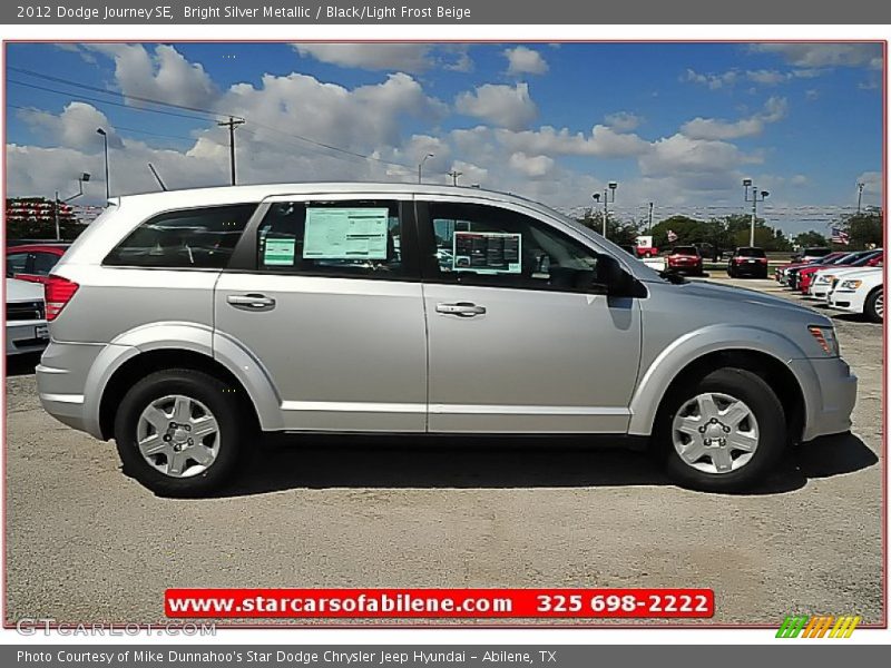 Bright Silver Metallic / Black/Light Frost Beige 2012 Dodge Journey SE