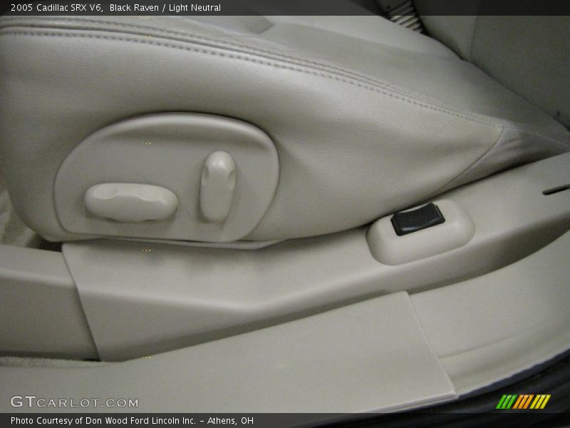 Black Raven / Light Neutral 2005 Cadillac SRX V6