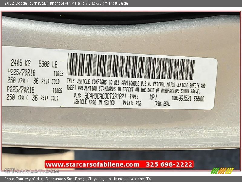 Bright Silver Metallic / Black/Light Frost Beige 2012 Dodge Journey SE