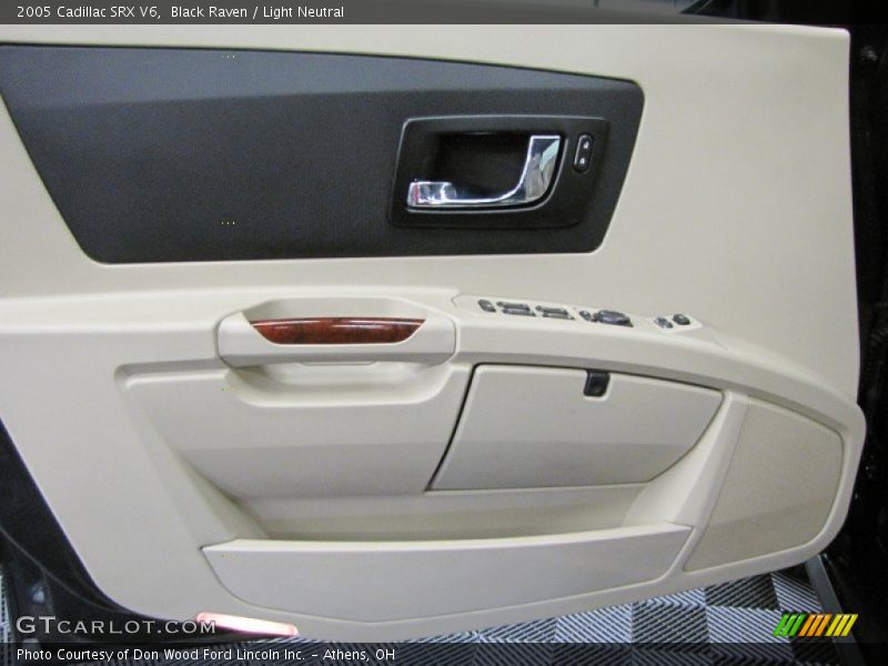 Black Raven / Light Neutral 2005 Cadillac SRX V6