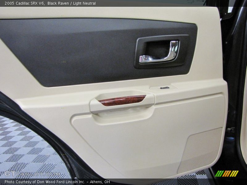 Black Raven / Light Neutral 2005 Cadillac SRX V6