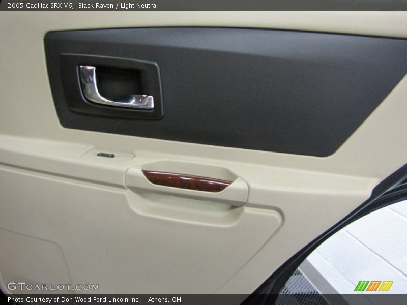 Black Raven / Light Neutral 2005 Cadillac SRX V6