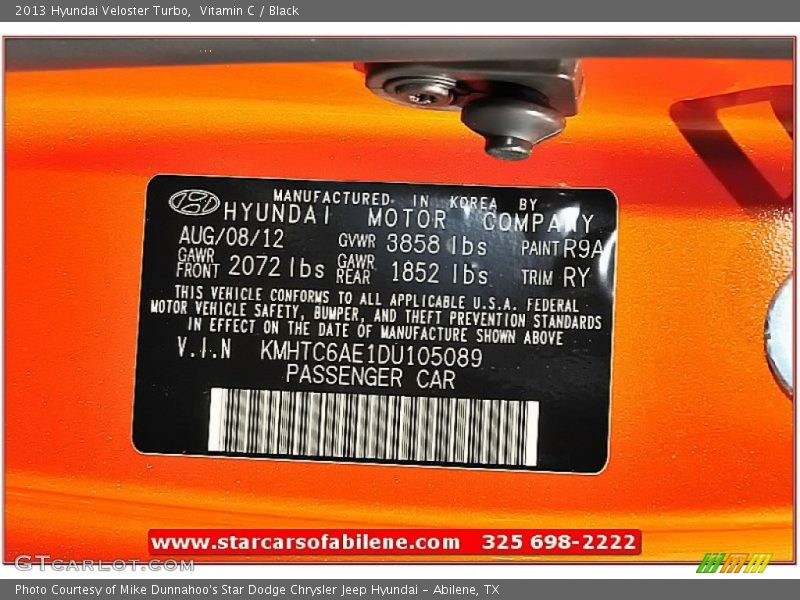 Vitamin C / Black 2013 Hyundai Veloster Turbo