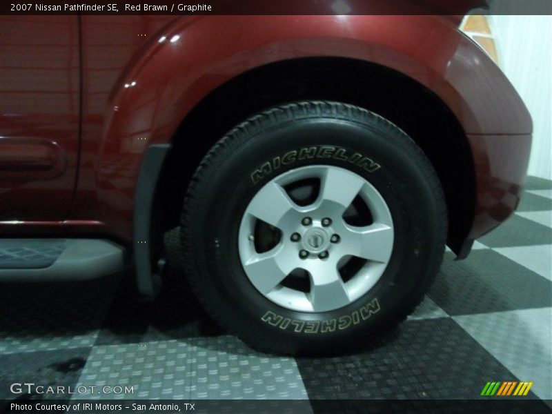 Red Brawn / Graphite 2007 Nissan Pathfinder SE