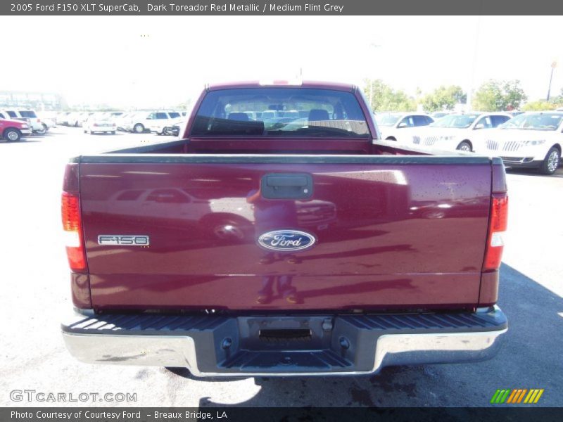 Dark Toreador Red Metallic / Medium Flint Grey 2005 Ford F150 XLT SuperCab