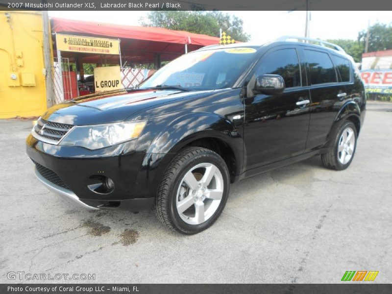 Labrador Black Pearl / Black 2007 Mitsubishi Outlander XLS