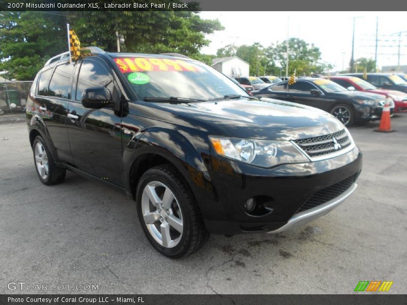 Labrador Black Pearl / Black 2007 Mitsubishi Outlander XLS