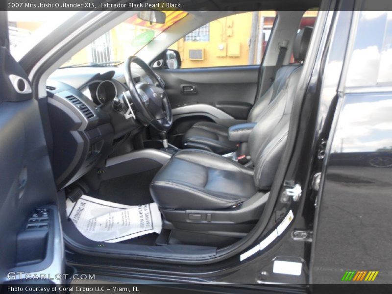 Labrador Black Pearl / Black 2007 Mitsubishi Outlander XLS