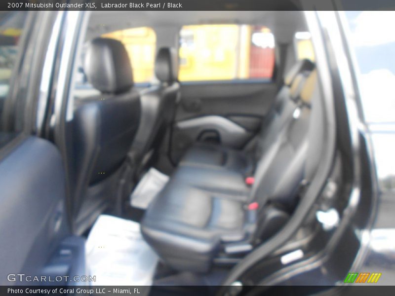 Labrador Black Pearl / Black 2007 Mitsubishi Outlander XLS