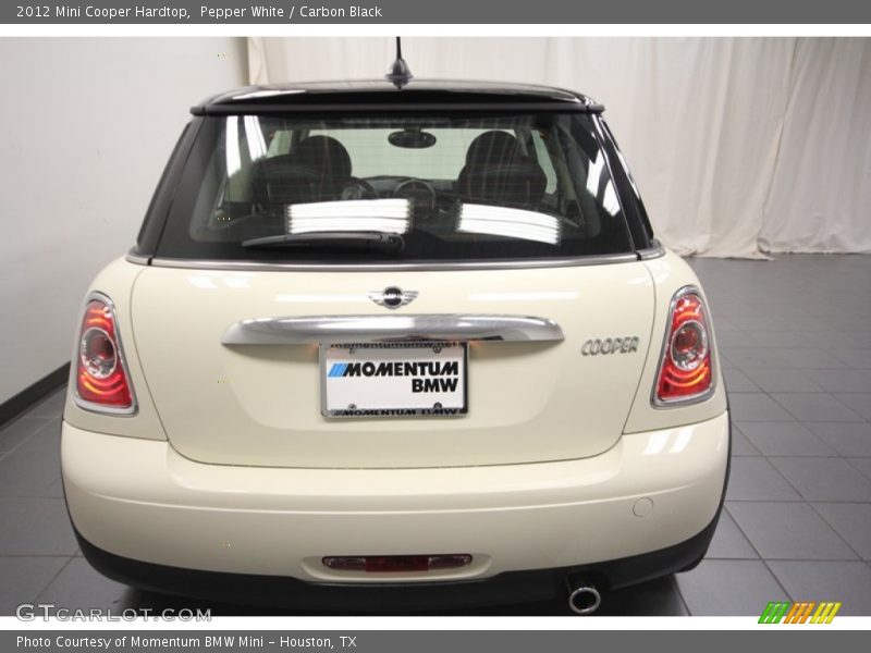 Pepper White / Carbon Black 2012 Mini Cooper Hardtop