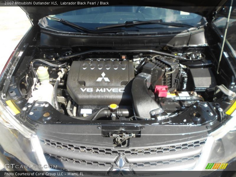 Labrador Black Pearl / Black 2007 Mitsubishi Outlander XLS