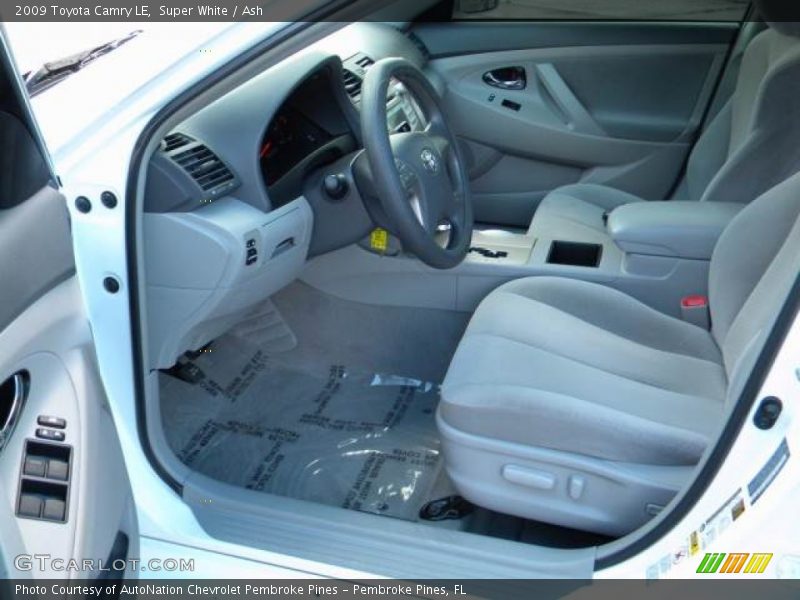 Super White / Ash 2009 Toyota Camry LE