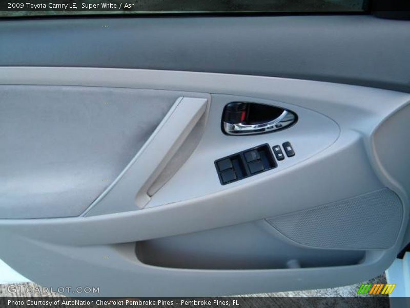 Super White / Ash 2009 Toyota Camry LE