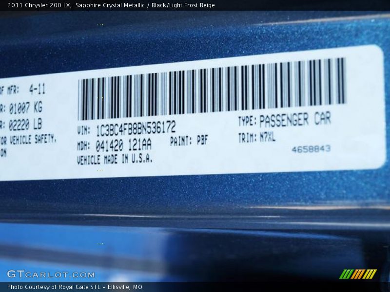 Sapphire Crystal Metallic / Black/Light Frost Beige 2011 Chrysler 200 LX