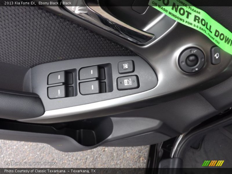 Ebony Black / Black 2013 Kia Forte EX