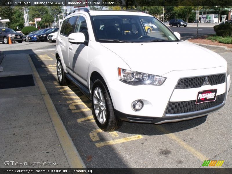 Diamond White Pearl / Black 2010 Mitsubishi Outlander SE 4WD