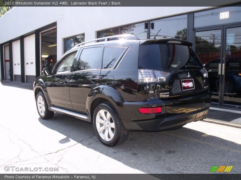 Labrador Black Pearl / Black 2010 Mitsubishi Outlander XLS 4WD