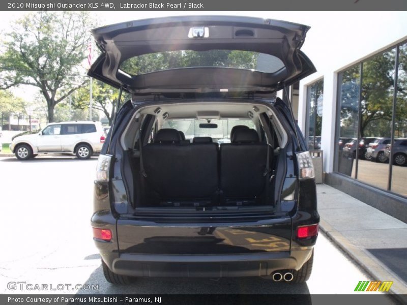 Labrador Black Pearl / Black 2010 Mitsubishi Outlander XLS 4WD