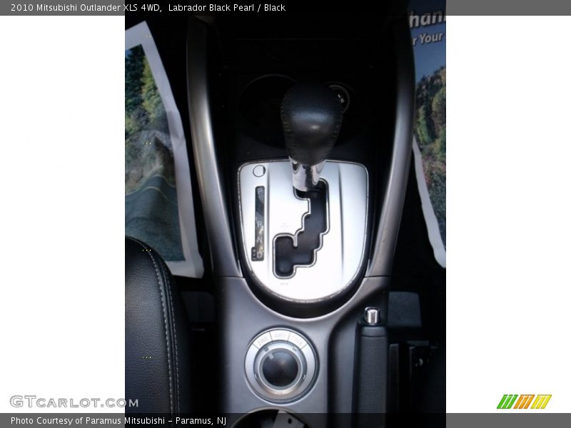Labrador Black Pearl / Black 2010 Mitsubishi Outlander XLS 4WD