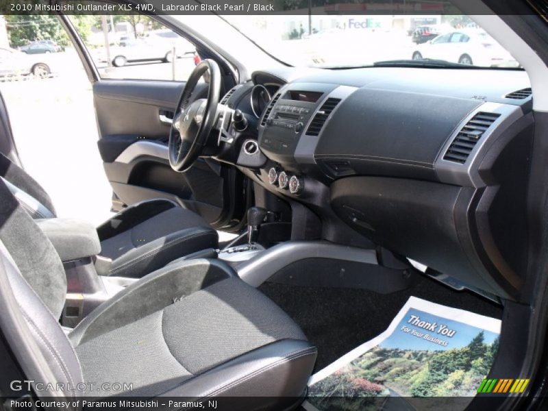 Labrador Black Pearl / Black 2010 Mitsubishi Outlander XLS 4WD