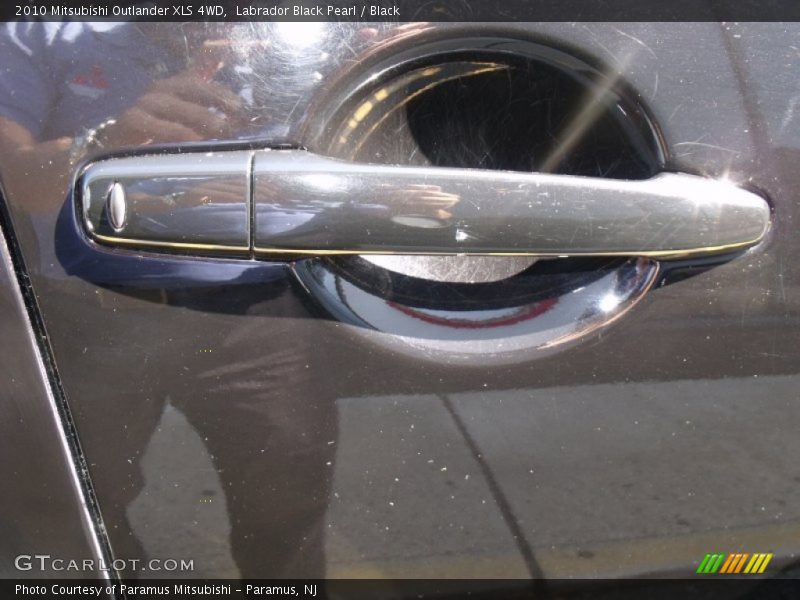 Labrador Black Pearl / Black 2010 Mitsubishi Outlander XLS 4WD