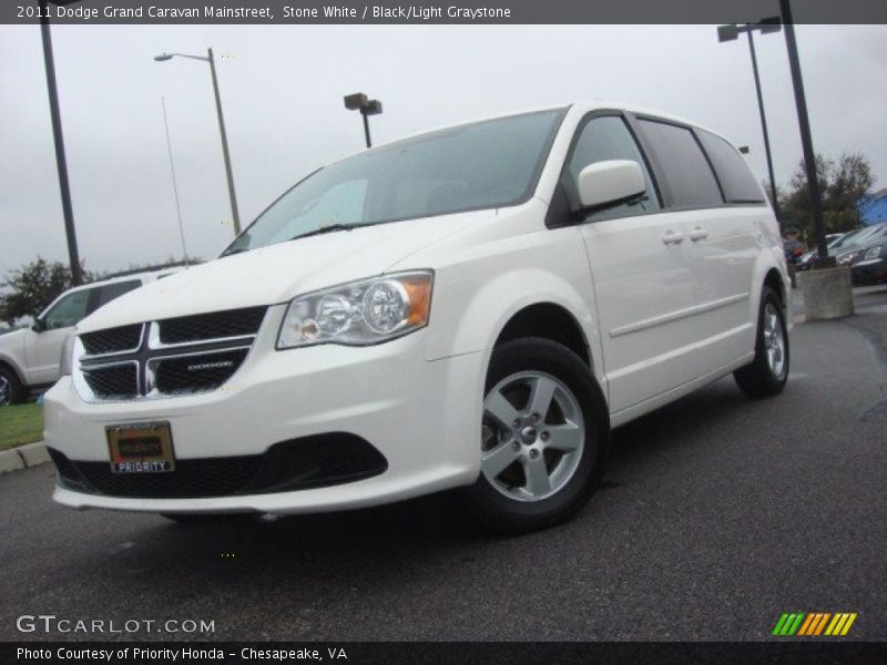 Stone White / Black/Light Graystone 2011 Dodge Grand Caravan Mainstreet