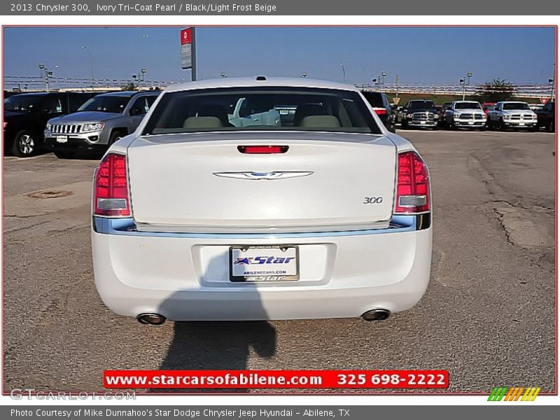 Ivory Tri-Coat Pearl / Black/Light Frost Beige 2013 Chrysler 300