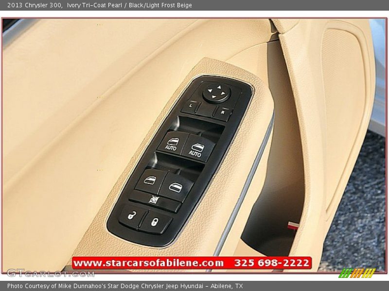 Ivory Tri-Coat Pearl / Black/Light Frost Beige 2013 Chrysler 300