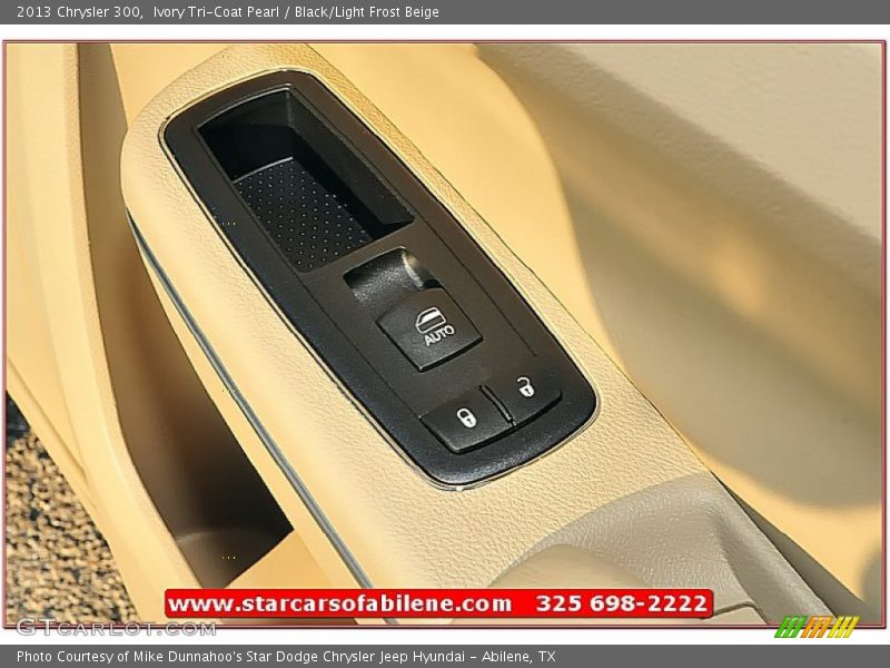 Ivory Tri-Coat Pearl / Black/Light Frost Beige 2013 Chrysler 300