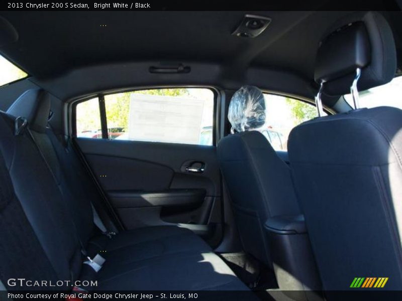 Bright White / Black 2013 Chrysler 200 S Sedan