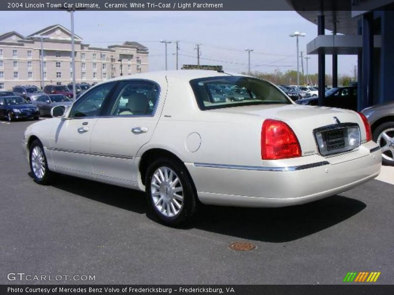Ceramic White Tri-Coat / Light Parchment 2004 Lincoln Town Car Ultimate