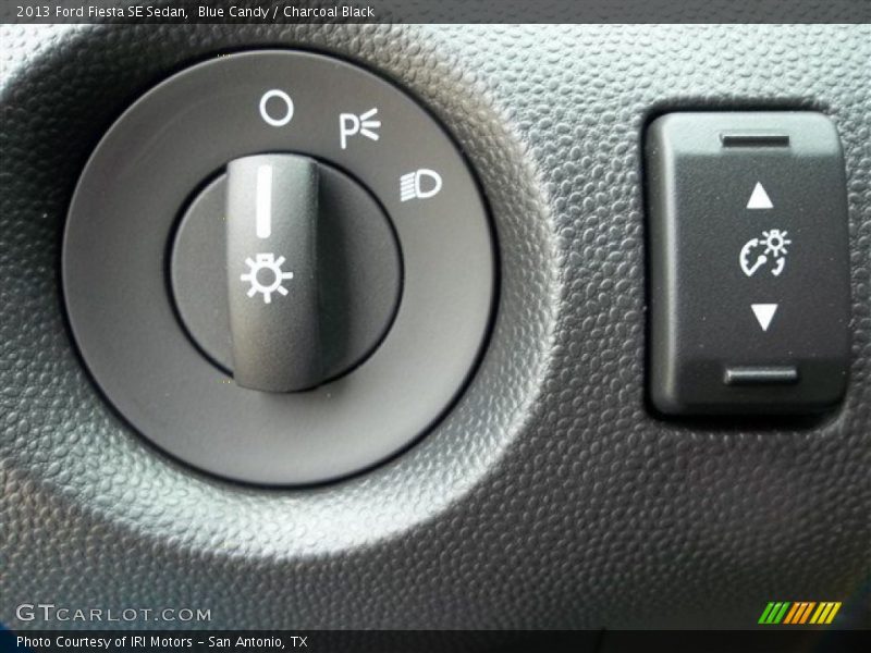 Blue Candy / Charcoal Black 2013 Ford Fiesta SE Sedan