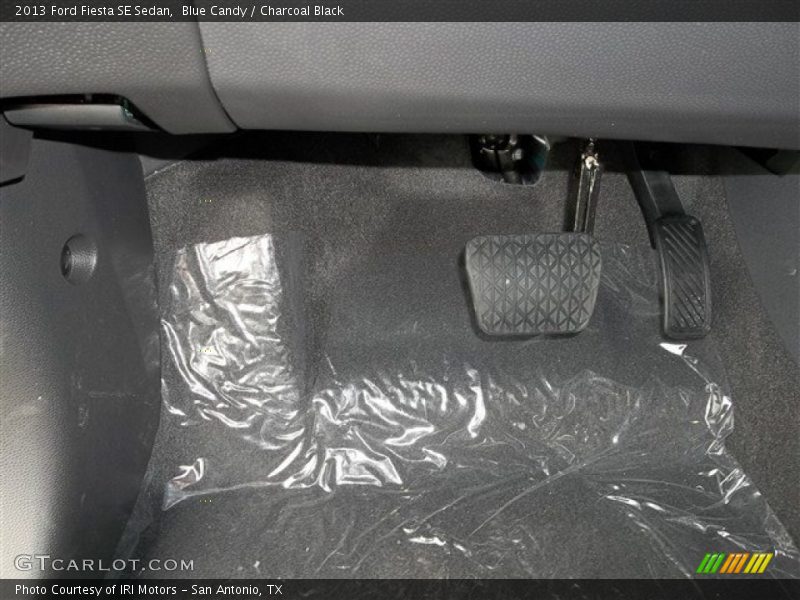 Blue Candy / Charcoal Black 2013 Ford Fiesta SE Sedan