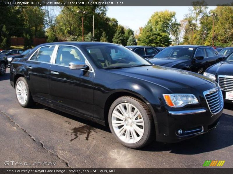 Front 3/4 View of 2013 300 C