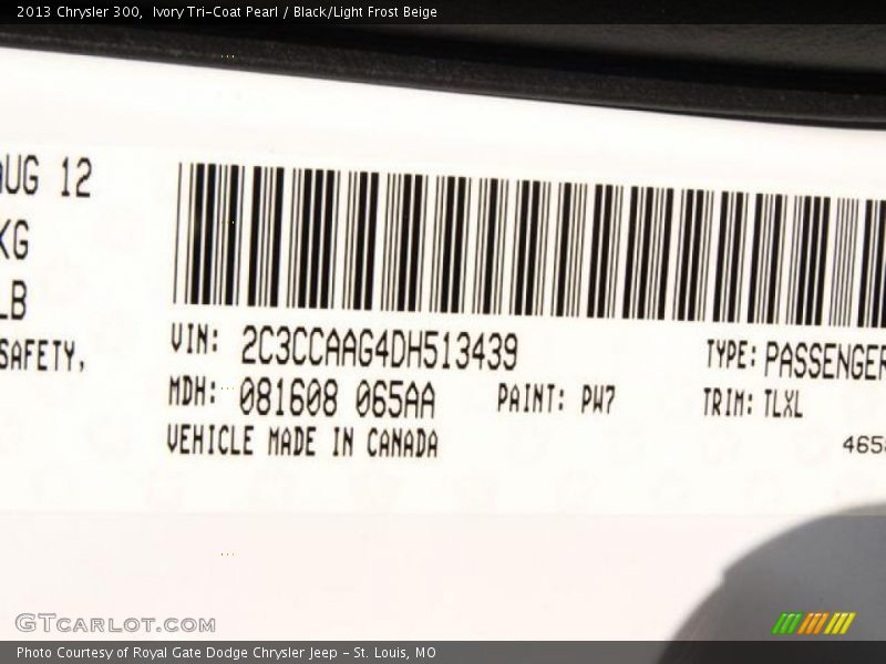Ivory Tri-Coat Pearl / Black/Light Frost Beige 2013 Chrysler 300
